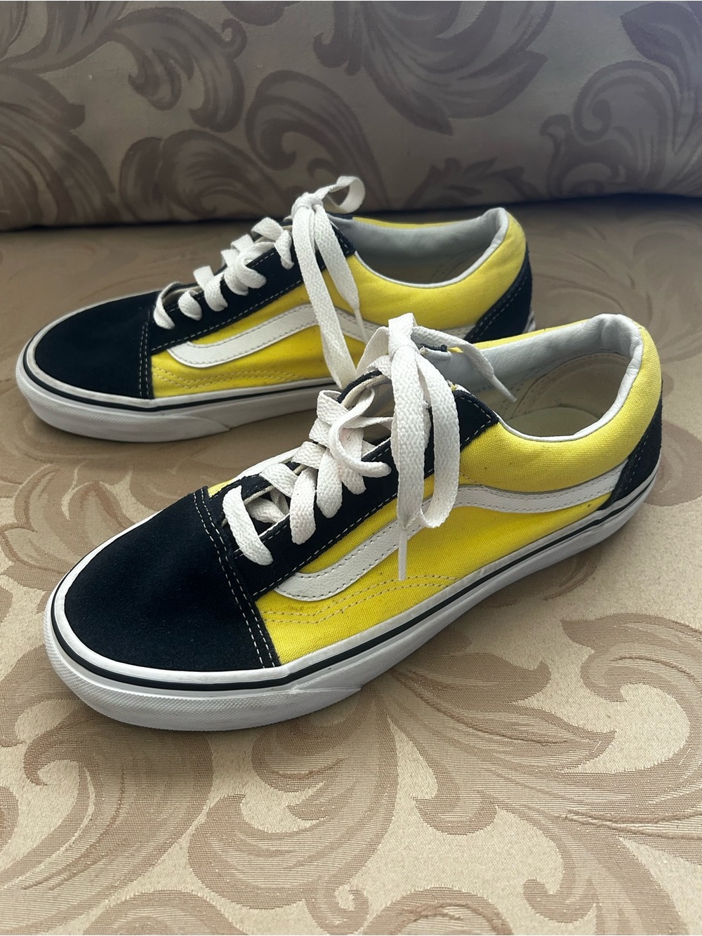 Vans Old Skool Women’s 7.5 Yellow Blue Low-Top Skate Sneakers Lace-Up Shoes